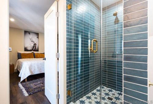 1407 Edgemont St, San Diego CA 92102-1210 exterior