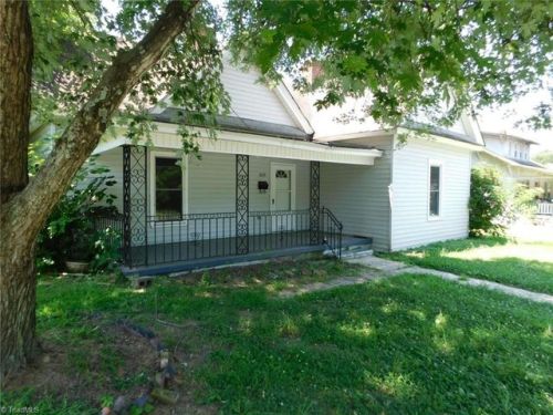 609 Wentworth St, Reidsville NC  27320-2010 exterior