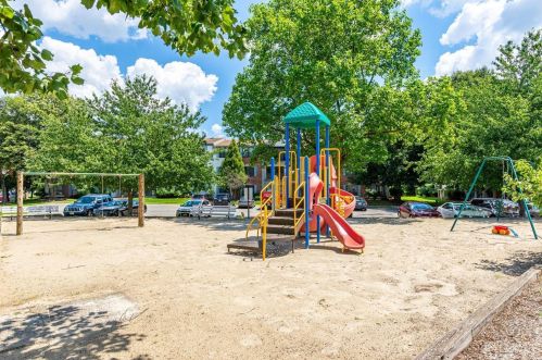 262 Hampshire Ct, Piscataway NJ 08854-6248 exterior