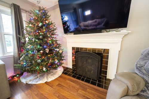 15 Westmont Dr, Grand Rapids MI 49504-6031 exterior