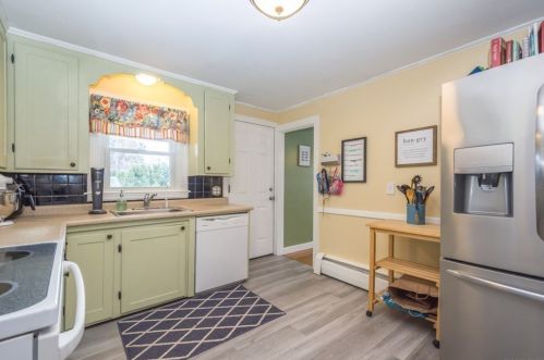 2 Ontario St, Worcester MA 01606-1873 exterior