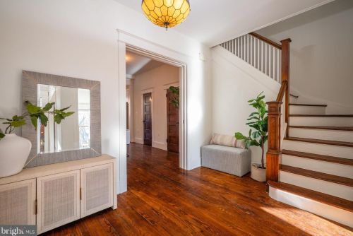 1302 Massachusetts Ave, Washington DC 20019-2941 exterior