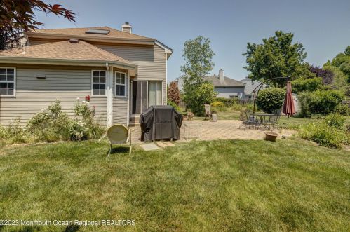 170 Kentucky Way, East Freehold NJ 07728-4657 exterior