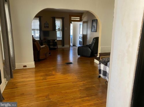 2261 37 St, Camden NJ 08110-2207 exterior