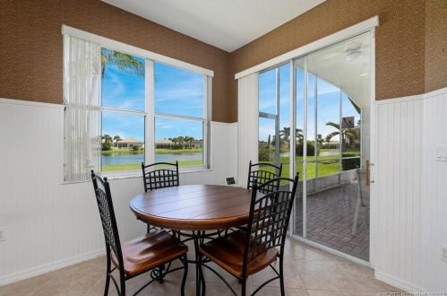 271 Lk Frst Way, Fort Pierce FL 34986-1771 exterior