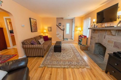 3939 Cloverlea St, Pittsburgh, PA 15227-3403