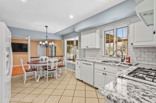 14 Burdge Dr, Middletown NJ 07748-1860 exterior