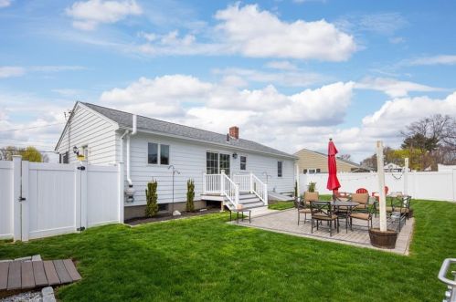 20 Chandler St, Providence RI 02911-2225 exterior