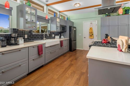 6027 17th St, Phoenix, AZ 85016-1807