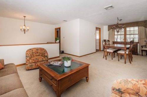 47 Lexton Dr, Farmington CT 06032-2412 exterior