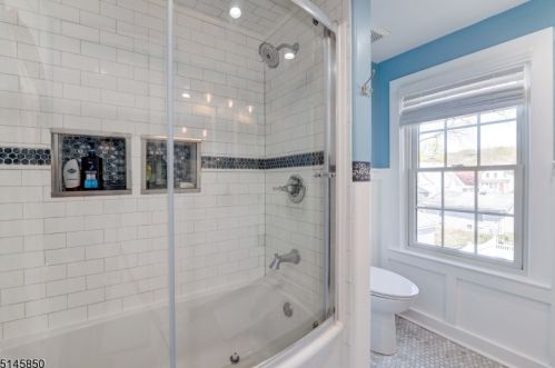 18 Hamilton St, Bloomingdale NJ 07403-1731 exterior