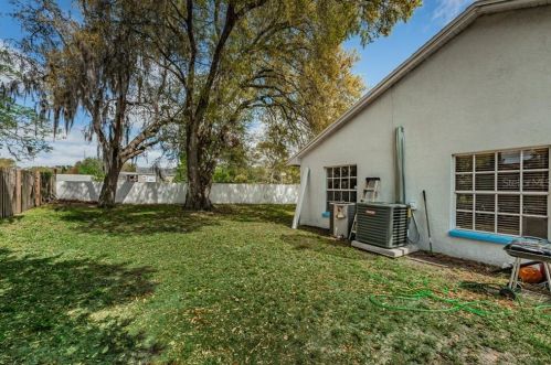 6820 Thatcher Ave, Tampa FL 33614-3823 exterior