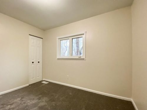 152 Bryant Dr, Pittsburgh PA 15235-4627 exterior