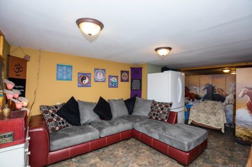 388 Elm St, Wallingford CT 06492-3231 exterior