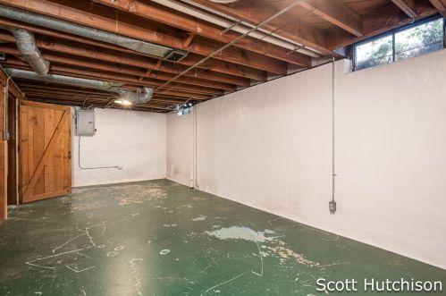 1842 Diamond Ave, Grand Rapids MI 49505-4873 exterior