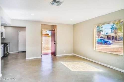 4137 1 St, Tucson AZ 85711-1510 exterior