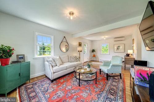 8436 Leaf Rd, Alexandria VA 22309-1708 exterior