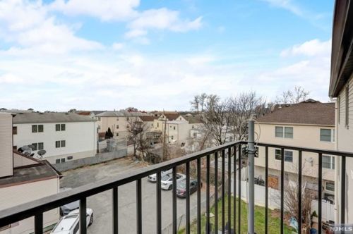 4044 Rome St, Newark NJ  07105 exterior