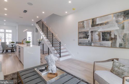 150 S St, Washington DC  20001-1130 exterior