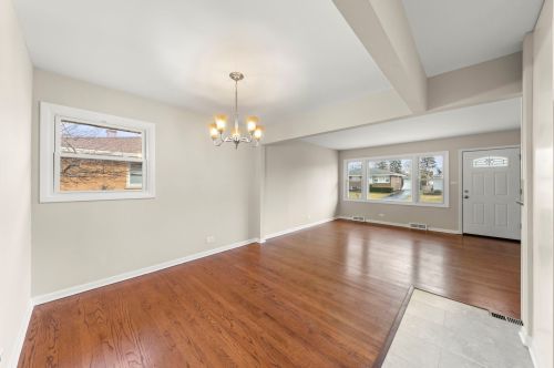 794 Lombard St, Elmhurst IL  60126-1762 exterior