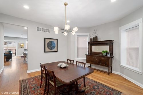 4425 Damen Ave, Chicago IL 60625-1701 exterior