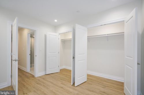 516 21 St, Philadelphia PA 19130-1401 exterior