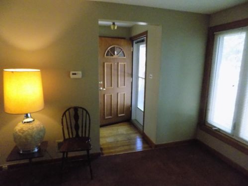 6610 Knox Ave, Chicago, IL 60629-5643