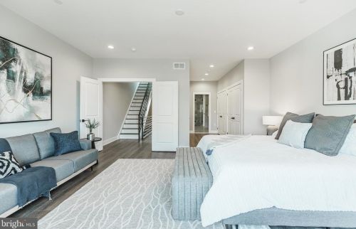 429 Lemonte St, Philadelphia PA 19128-4534 exterior