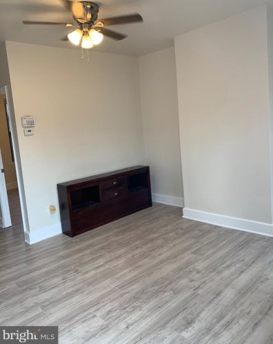 2040 Darien St, Philadelphia PA  19122-1306 exterior