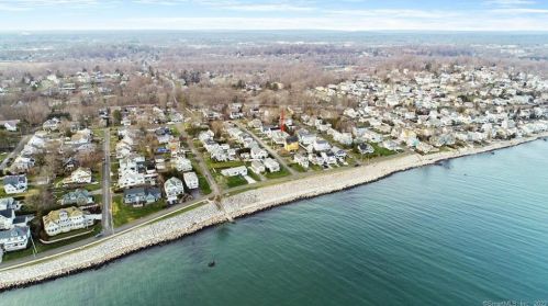 21 Beacher Rd, Milford CT 06460-7701 exterior