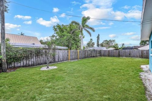 3758 12 St, Naples FL 34120-6418 exterior