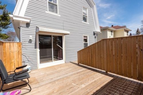 42 Ellsworth Rd, Peabody MA 01960-5325 exterior