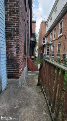 237 Spg St, Trenton NJ 08618-4836 exterior