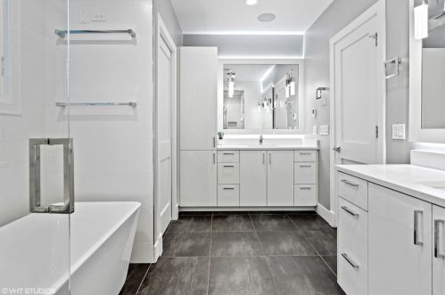 1419 Oakdale Ave, Chicago IL 60657-4118 exterior