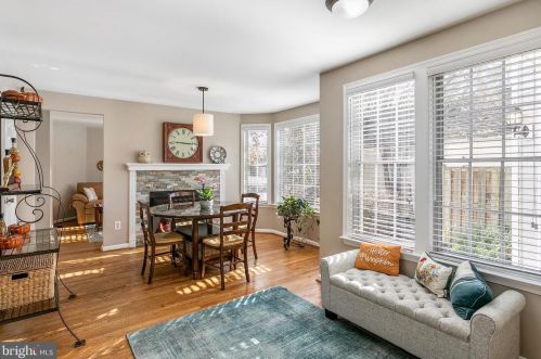 7513 Cross Gate Ln, Alexandria VA 22315-4619 exterior