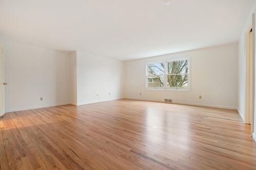 213 Harwick Dr, Pittsburgh PA  15235-5331 exterior