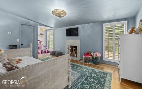 65 Barbara Ln, Atlanta GA  30327-3319 exterior