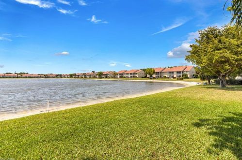 7794 Emerald Cir, Naples, FL 34109-1782