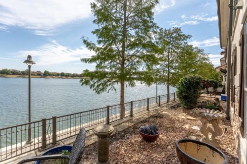 6732 Marbella, Irving TX  75039-3211 exterior