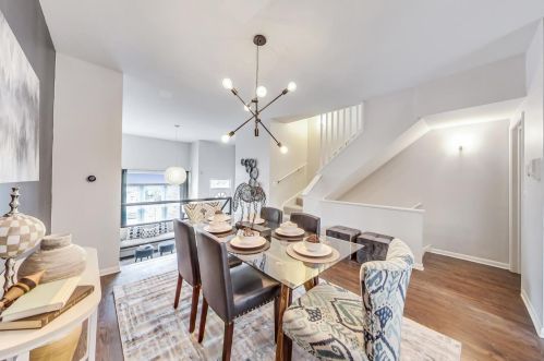 1312 Damen Ave, Chicago IL 60647-5507 exterior