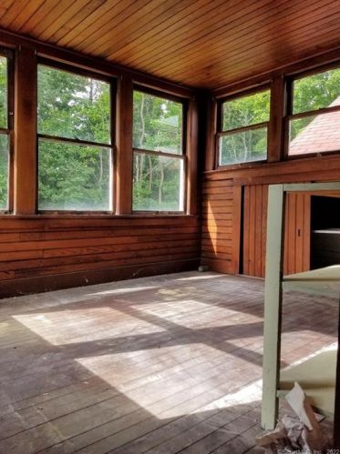 30 Franklin St, Enfield CT 06082-3608 exterior