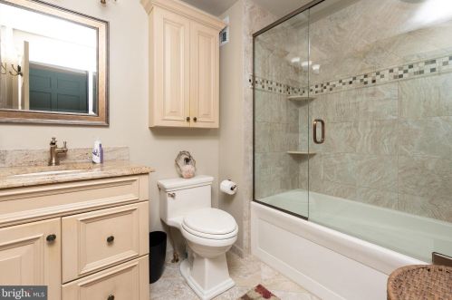 302 2nd St, Philadelphia PA 19148-1945 exterior