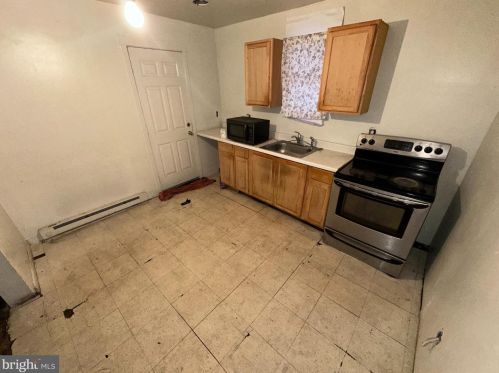 1822 20 St, Philadelphia PA 19140-1003 exterior