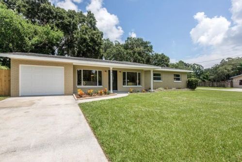801 122 Ave, Tampa FL  33612-4123 exterior