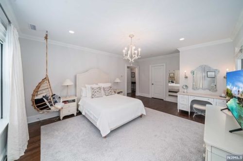 32 Ackerman Rd, Upper Saddle River NJ 07458 exterior