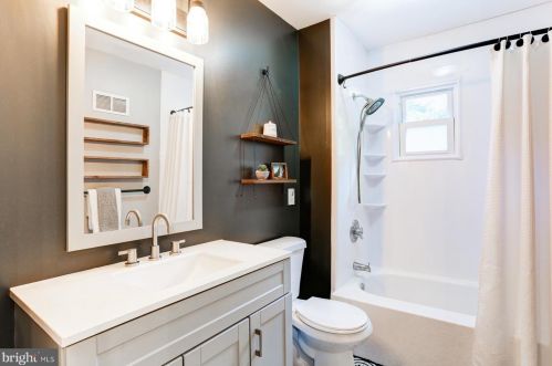 2325 Raleigh Dr, Lancaster PA 17601-2980 exterior