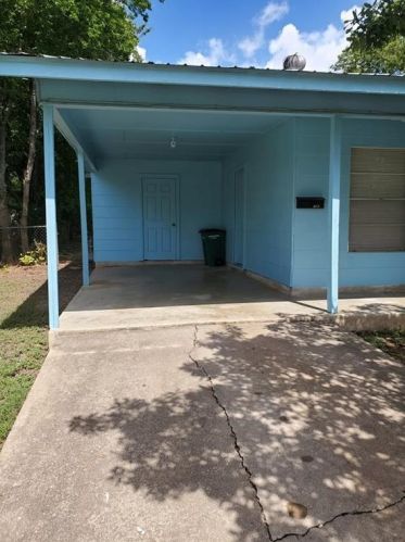 8211 Burrell Dr, Austin TX  78757-8338 exterior