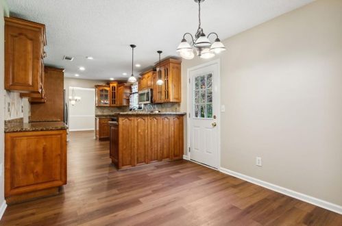 1560 Rogers Crossing Dr, Lithonia GA  30058-7005 exterior