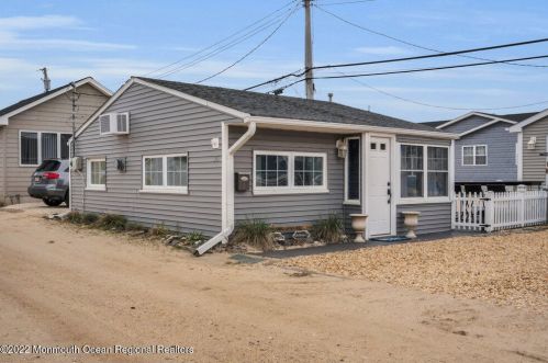 35 Plover Way, Lavallette NJ 08735-1518 exterior