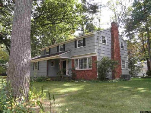 18 Haviland Dr, Schenectady, NY 12302-2711